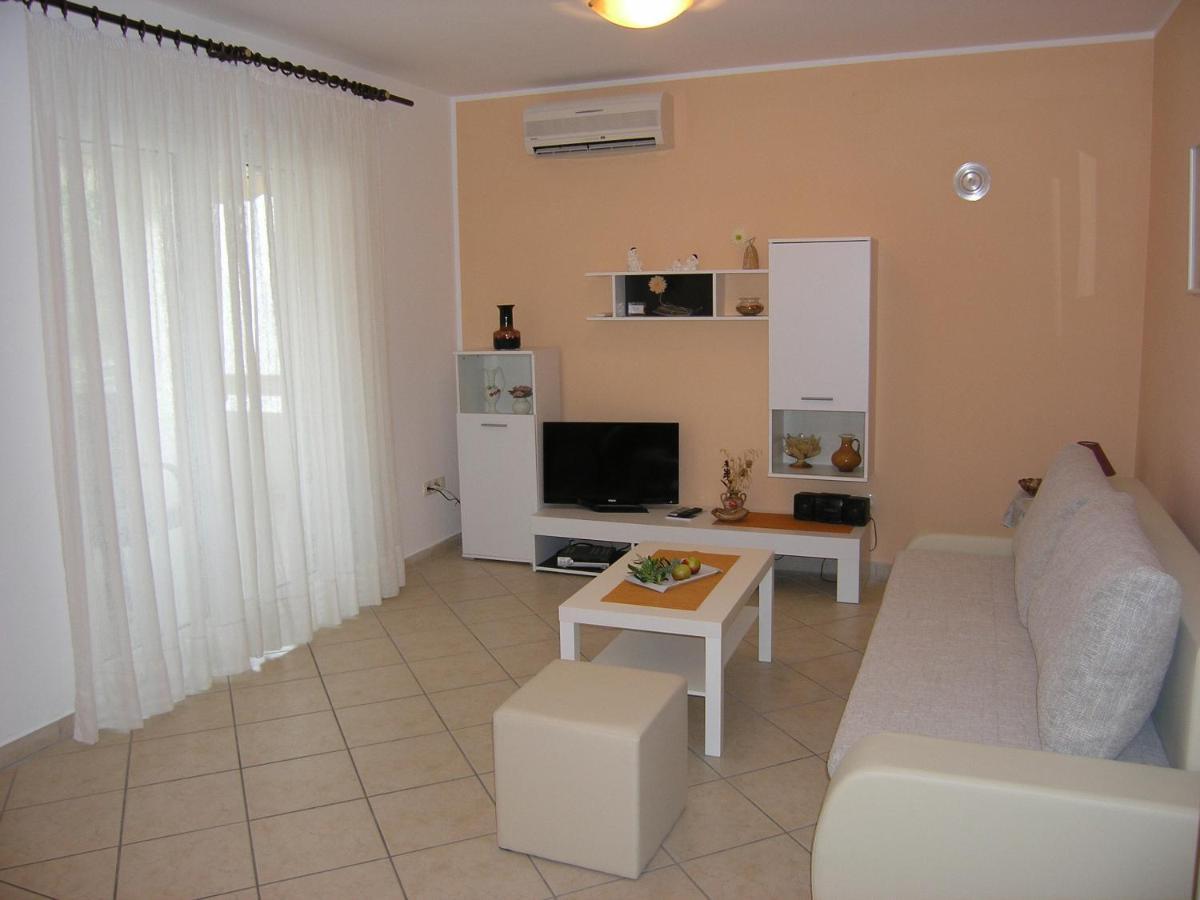 Apartments Biljana For Relaxing Holidays In Baska Dış mekan fotoğraf