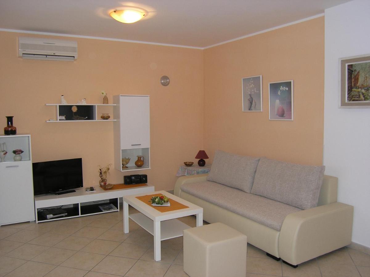 Apartments Biljana For Relaxing Holidays In Baska Dış mekan fotoğraf